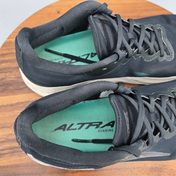 Athletic_Shoes